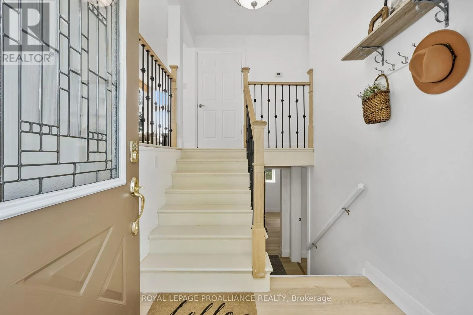 269 HILLSIDE DRIVE