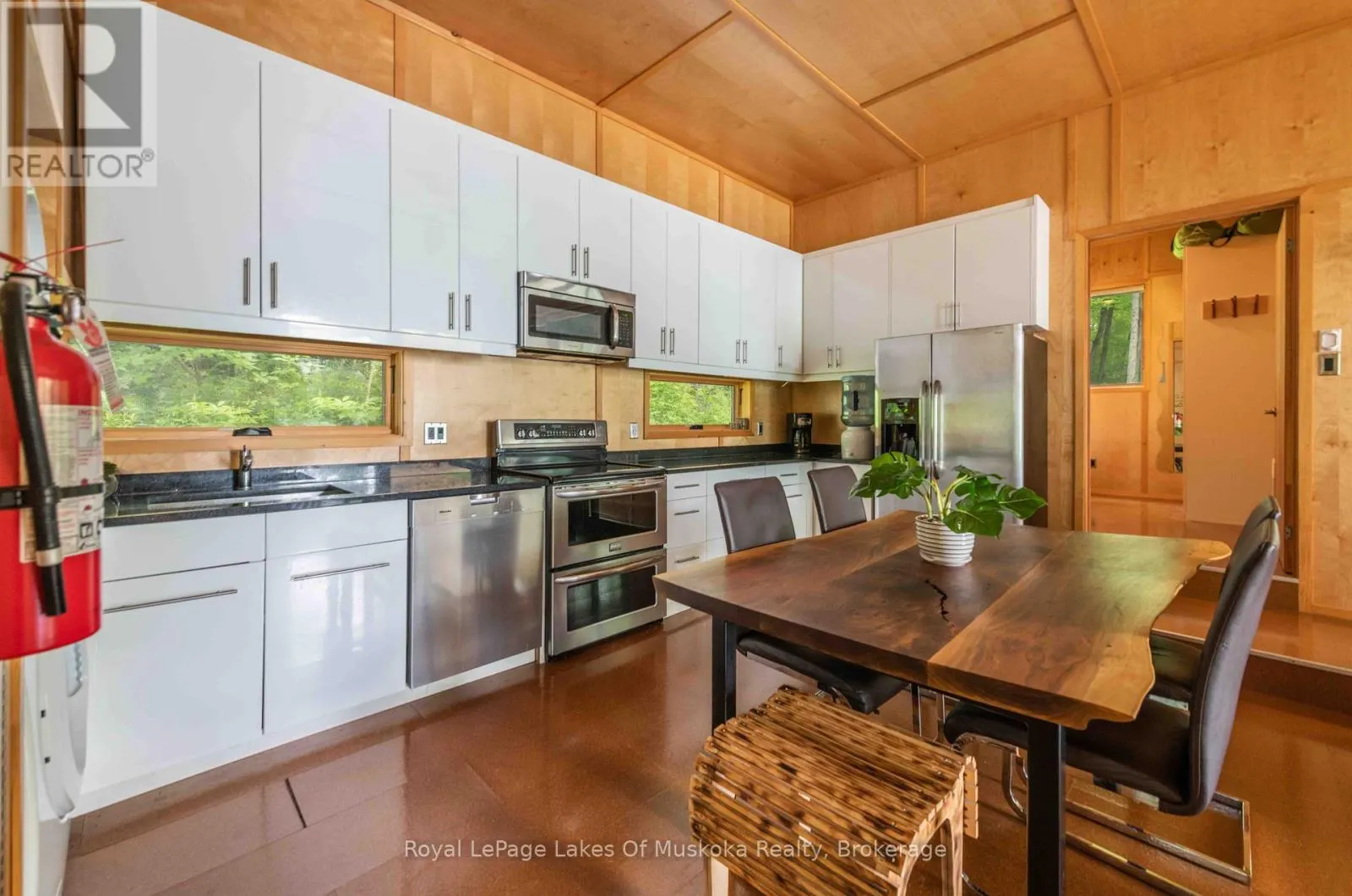 484 BIG ISLAND S