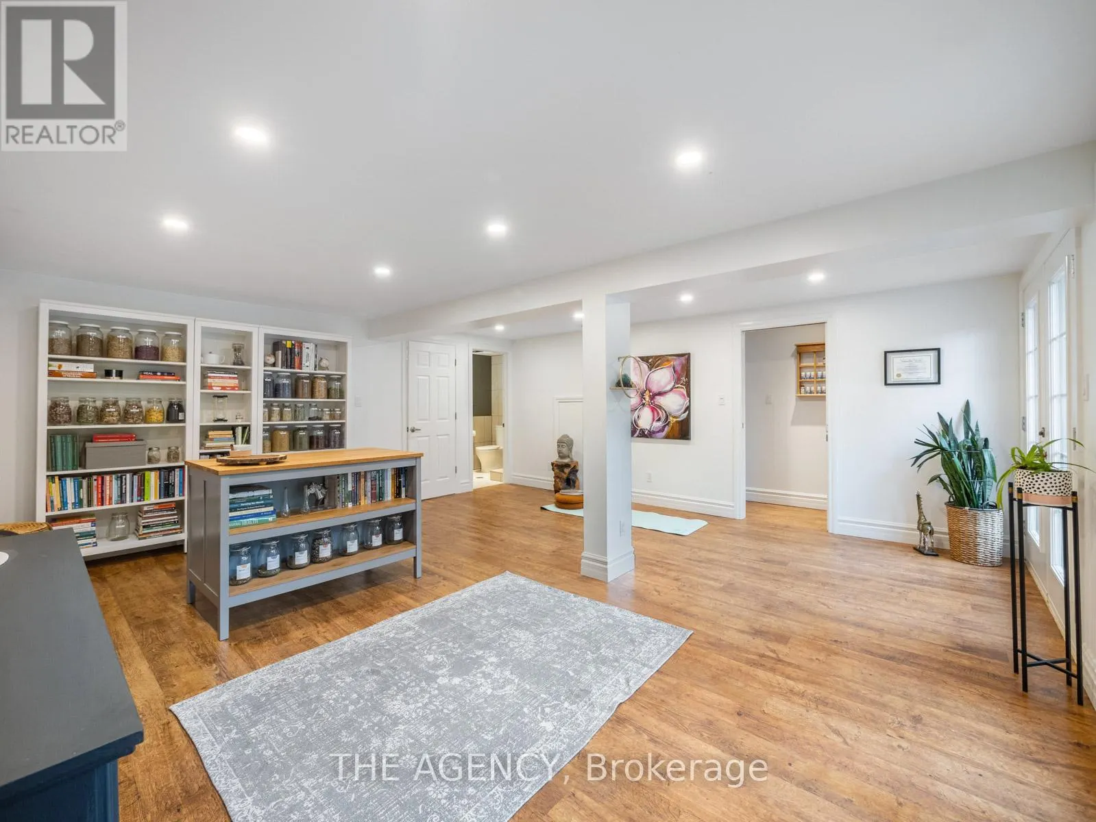 1349 QUEEN STREET