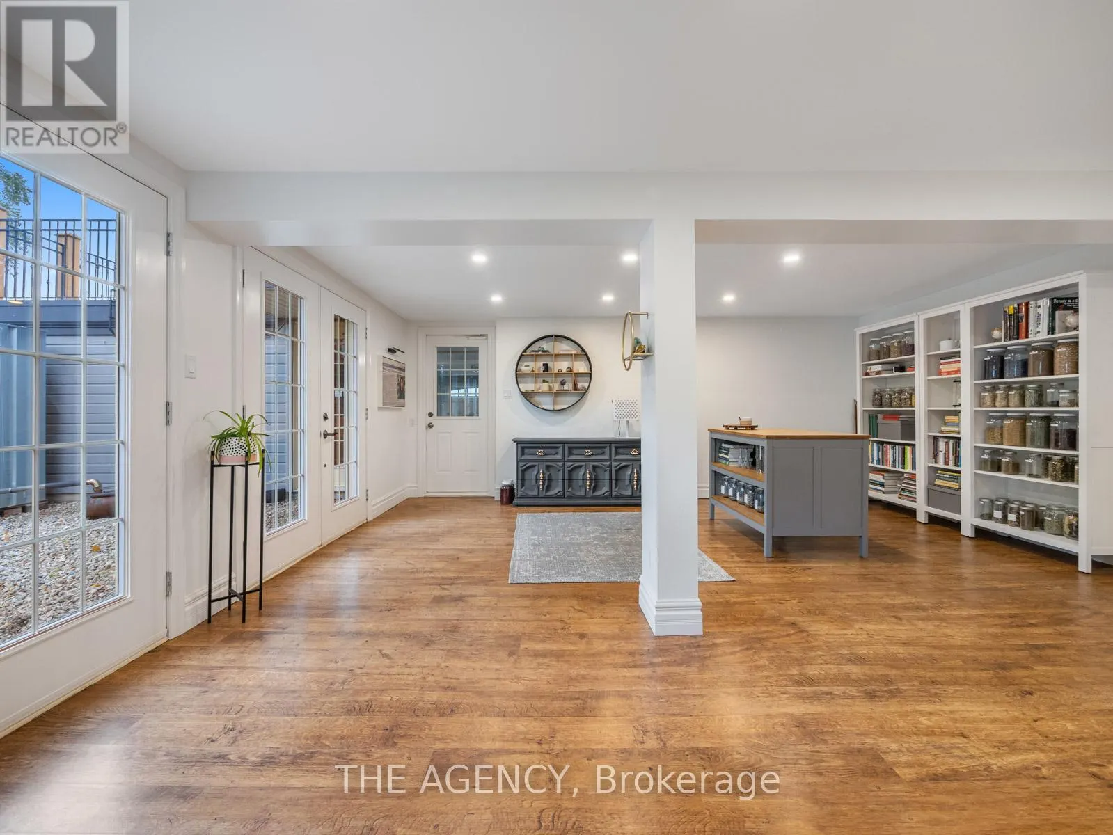 1349 QUEEN STREET