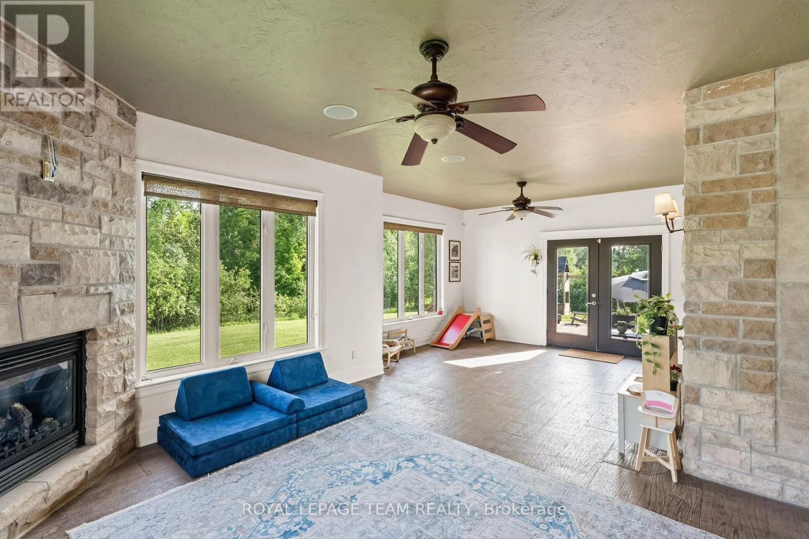 6132 PEBBLEWOODS DRIVE