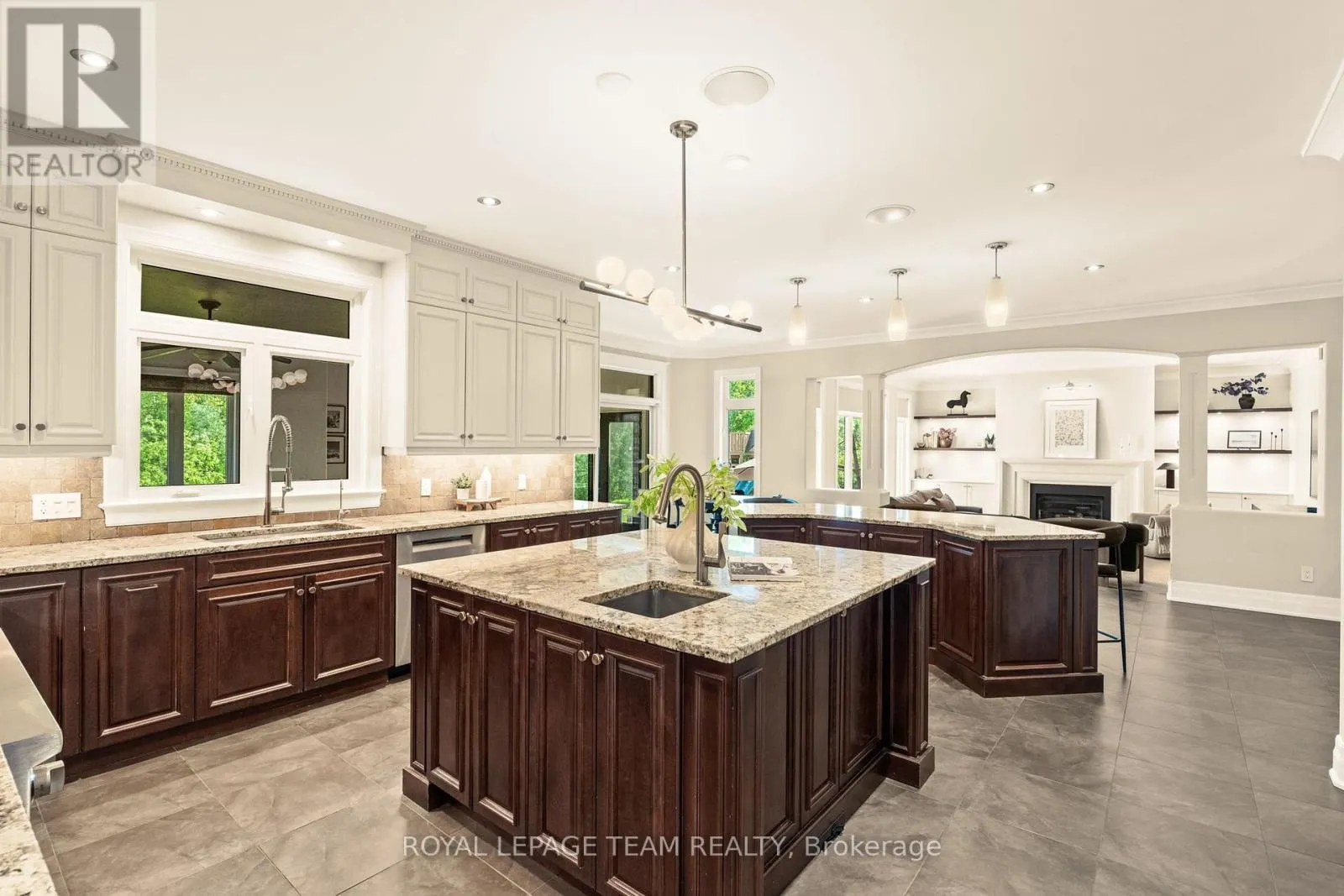 6132 PEBBLEWOODS DRIVE