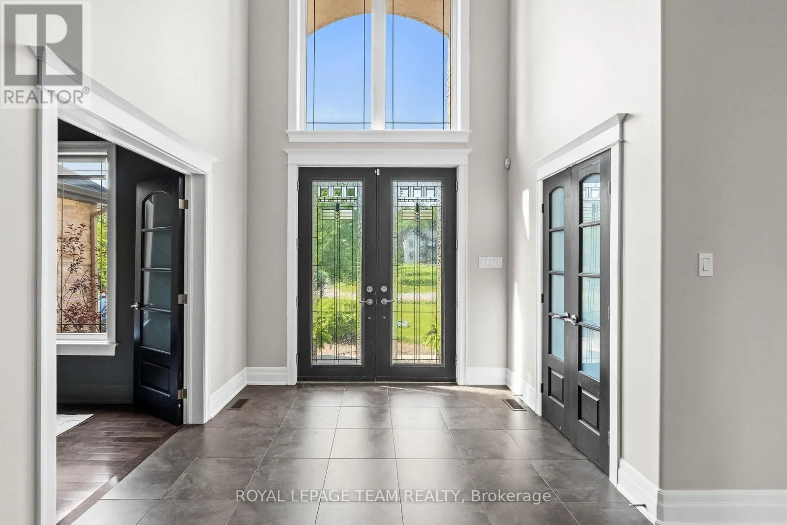 6132 PEBBLEWOODS DRIVE