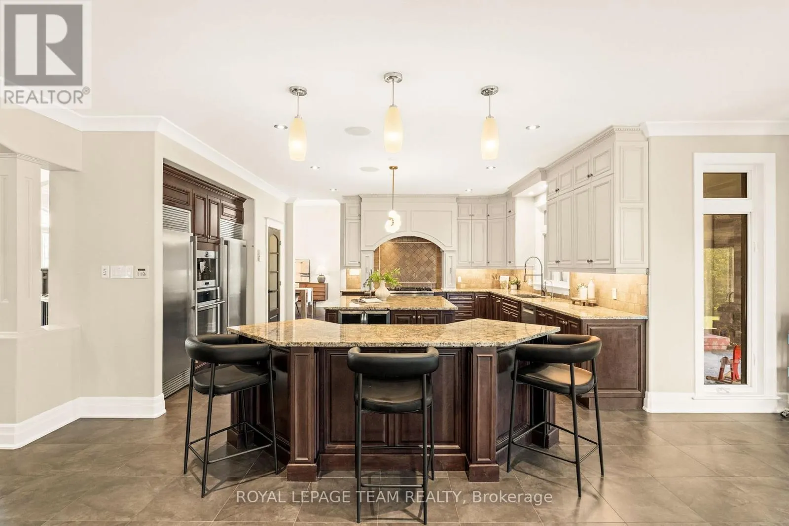 6132 PEBBLEWOODS DRIVE