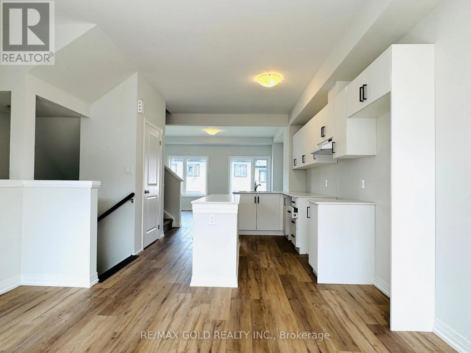 114 - 155 EQUESTRIAN WAY
