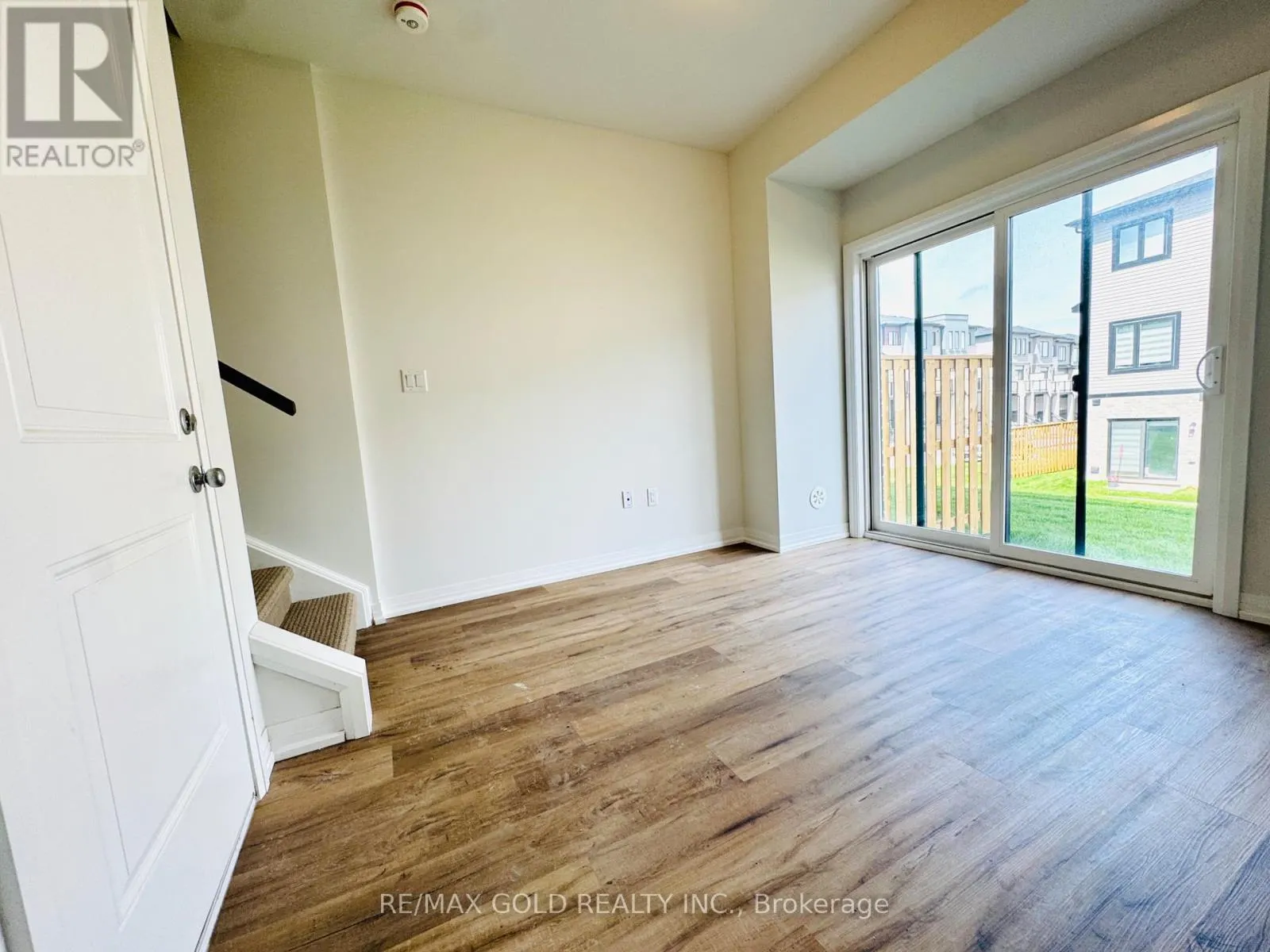 114 - 155 EQUESTRIAN WAY