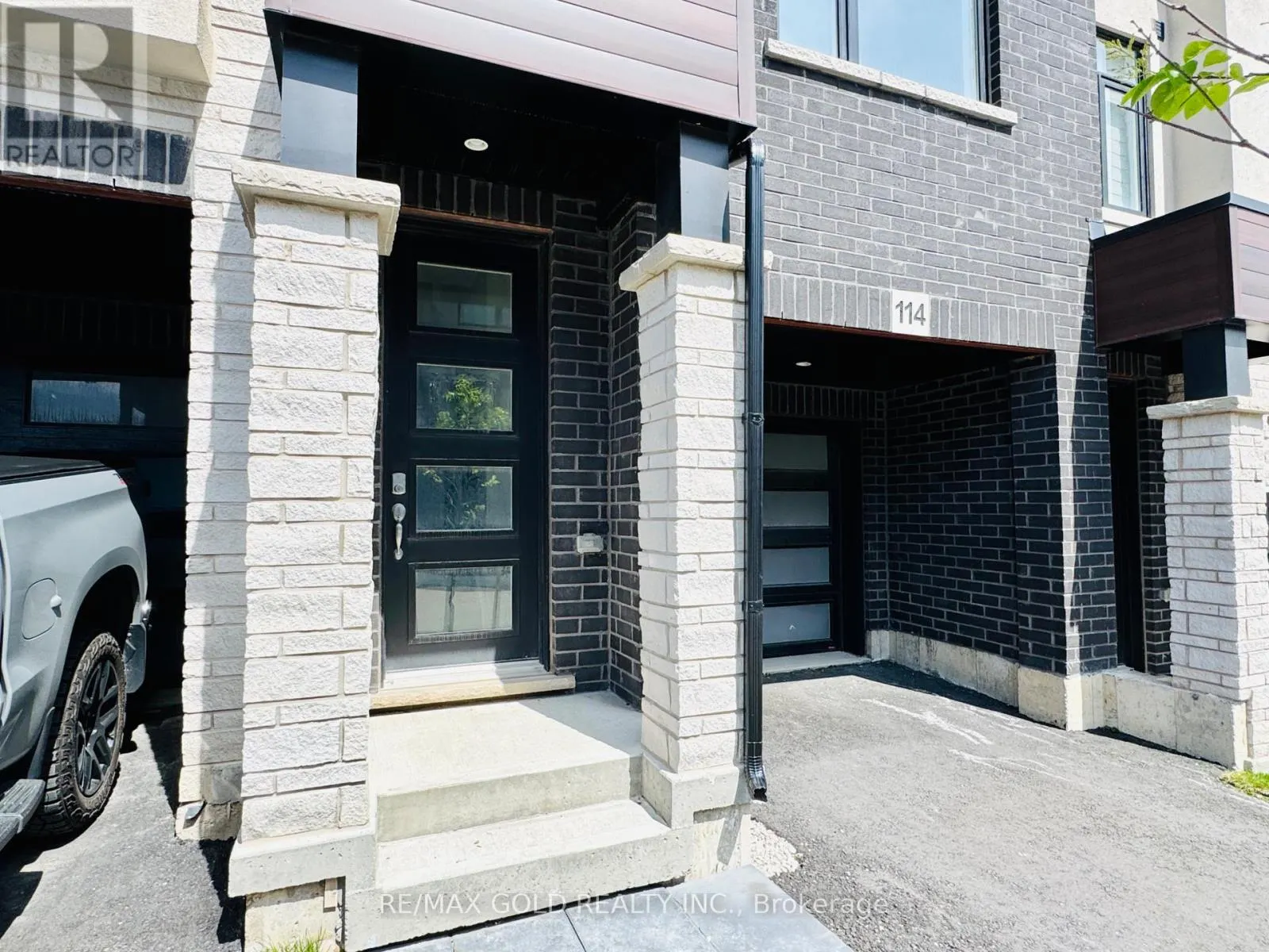 114 - 155 EQUESTRIAN WAY