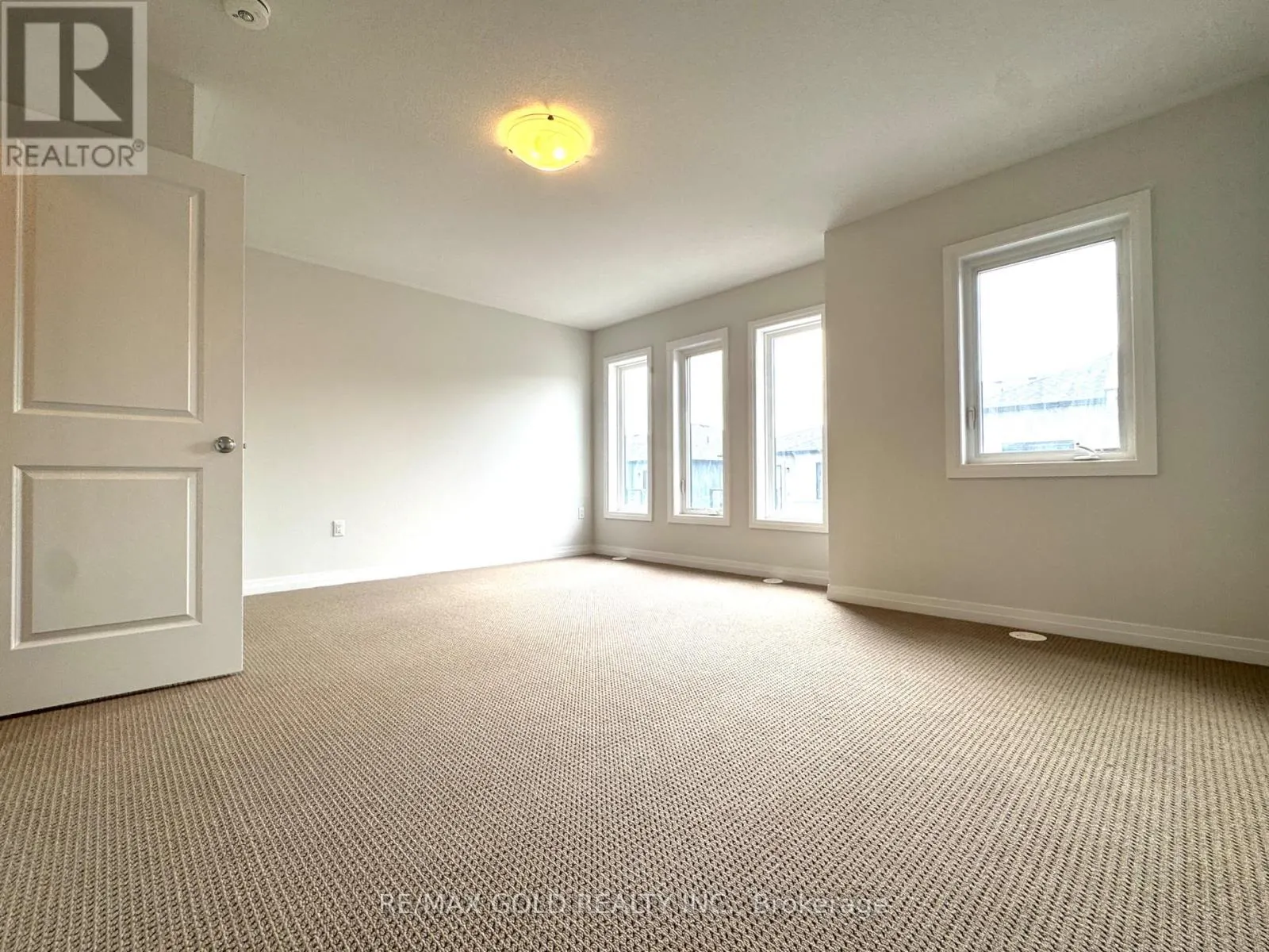 114 - 155 EQUESTRIAN WAY