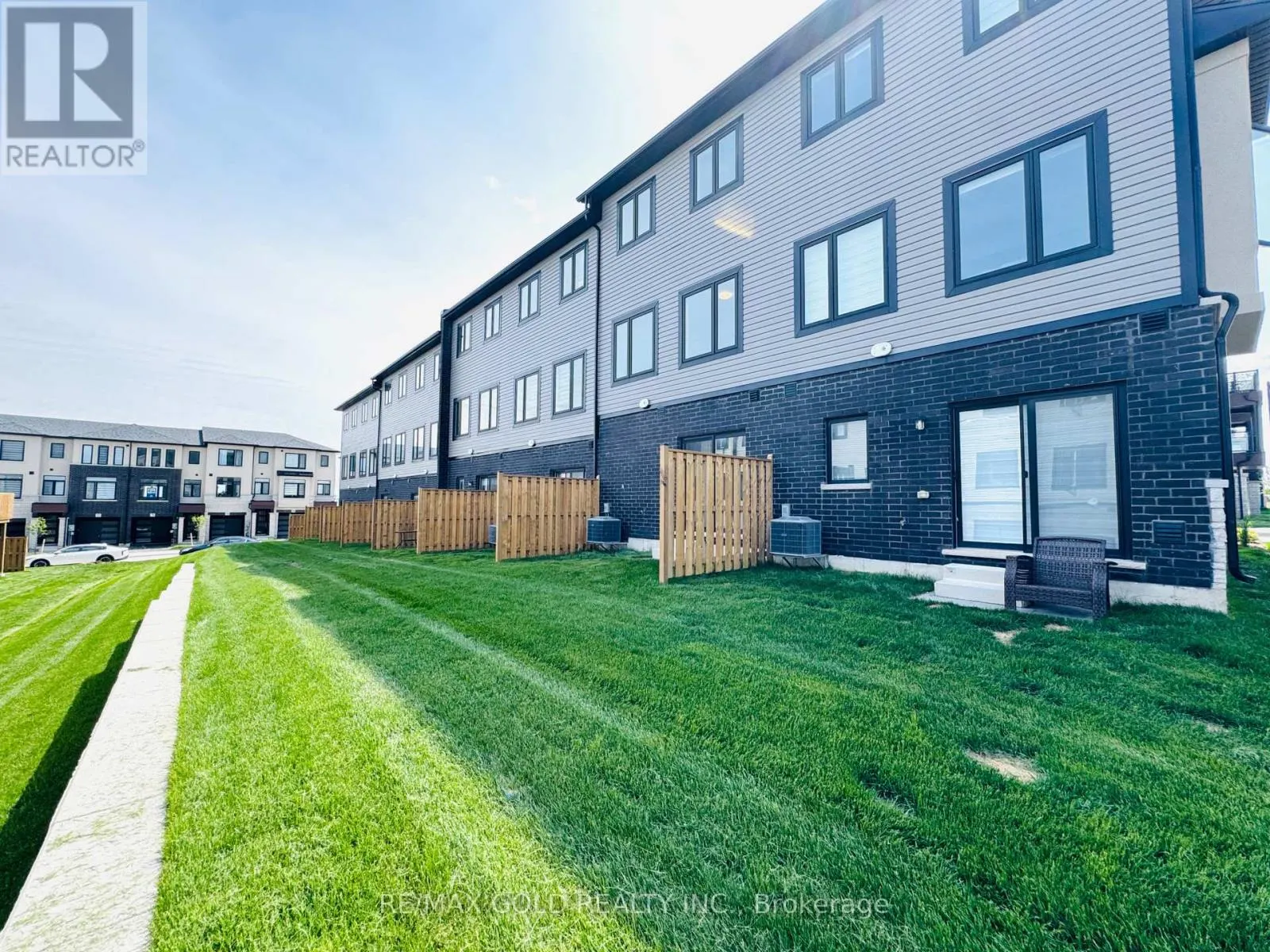 114 - 155 EQUESTRIAN WAY