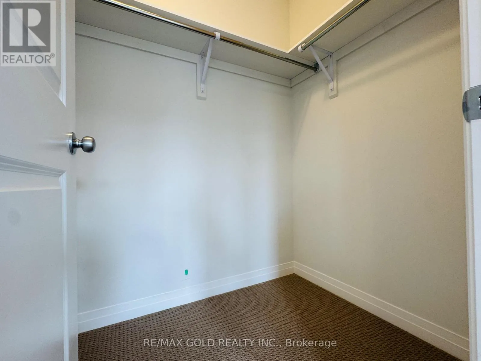 114 - 155 EQUESTRIAN WAY