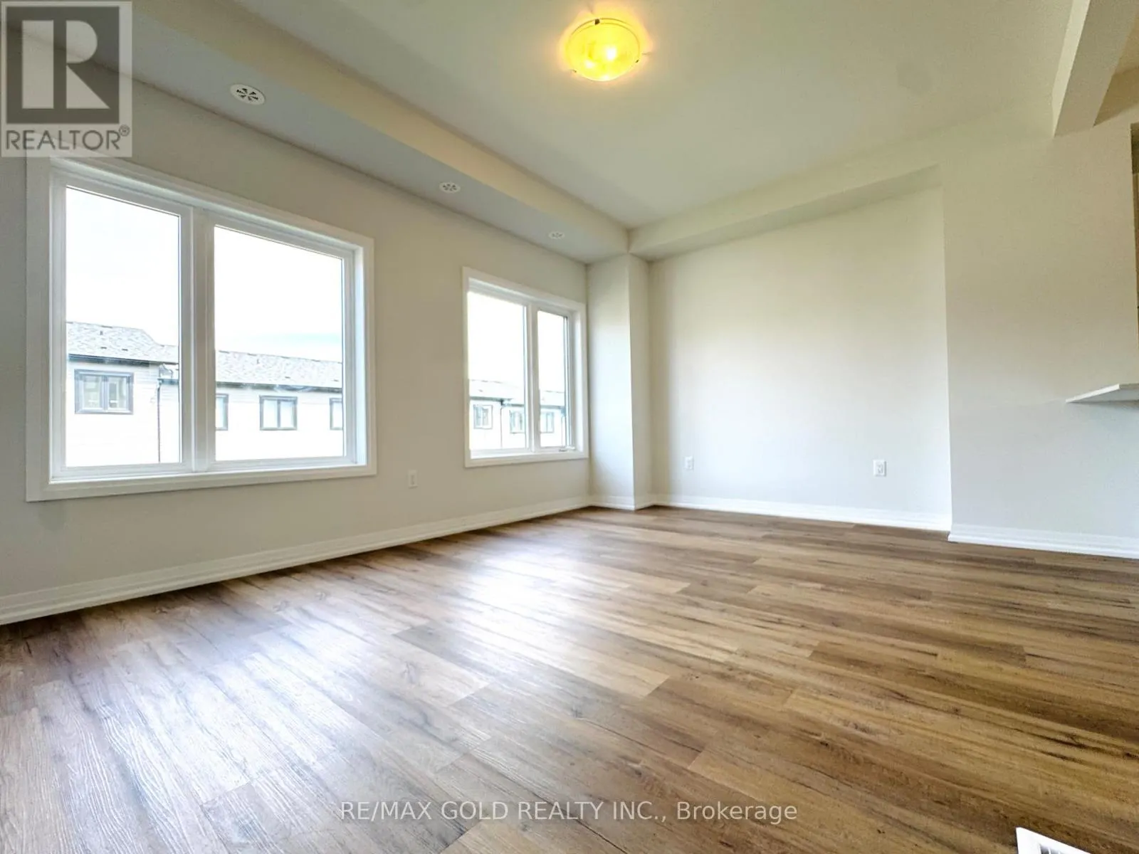 114 - 155 EQUESTRIAN WAY