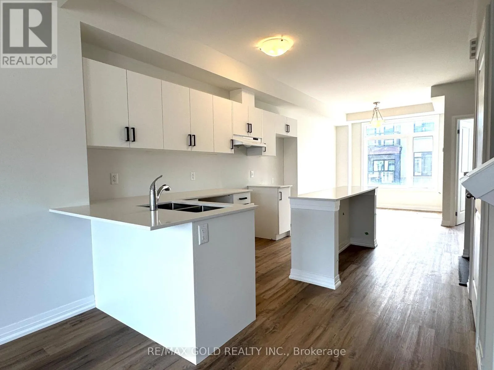 114 - 155 EQUESTRIAN WAY