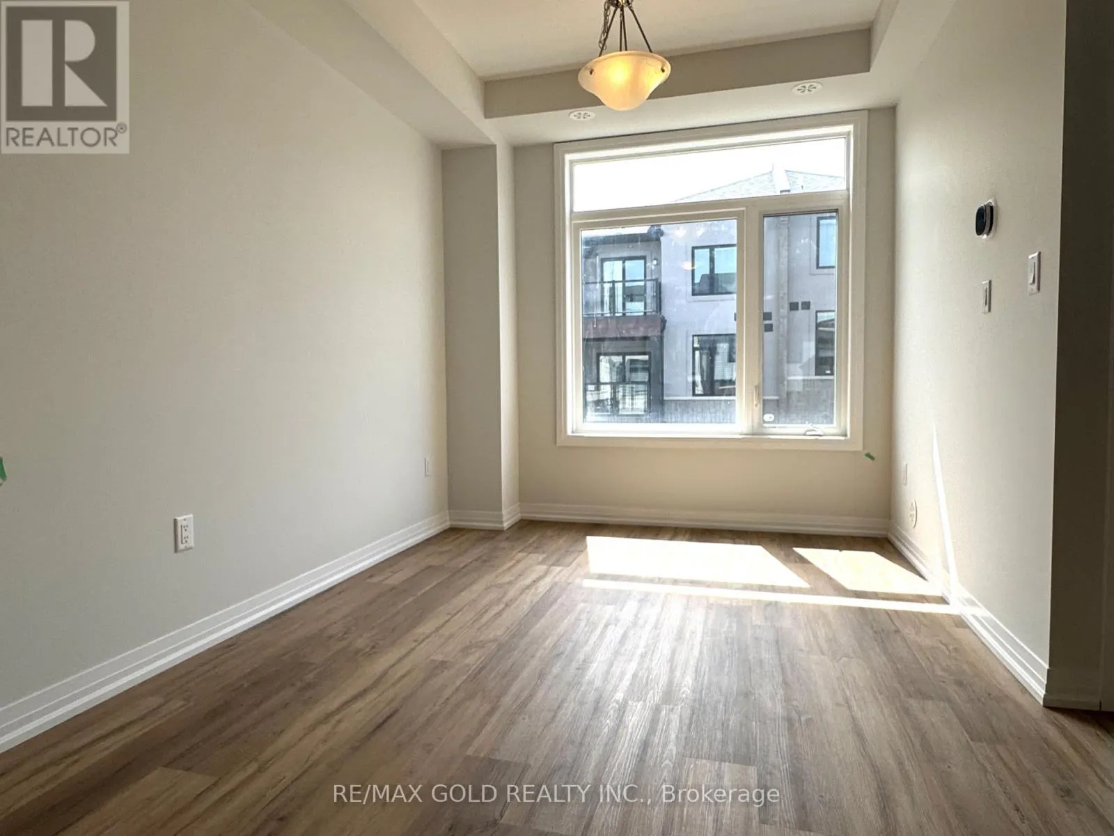 114 - 155 EQUESTRIAN WAY