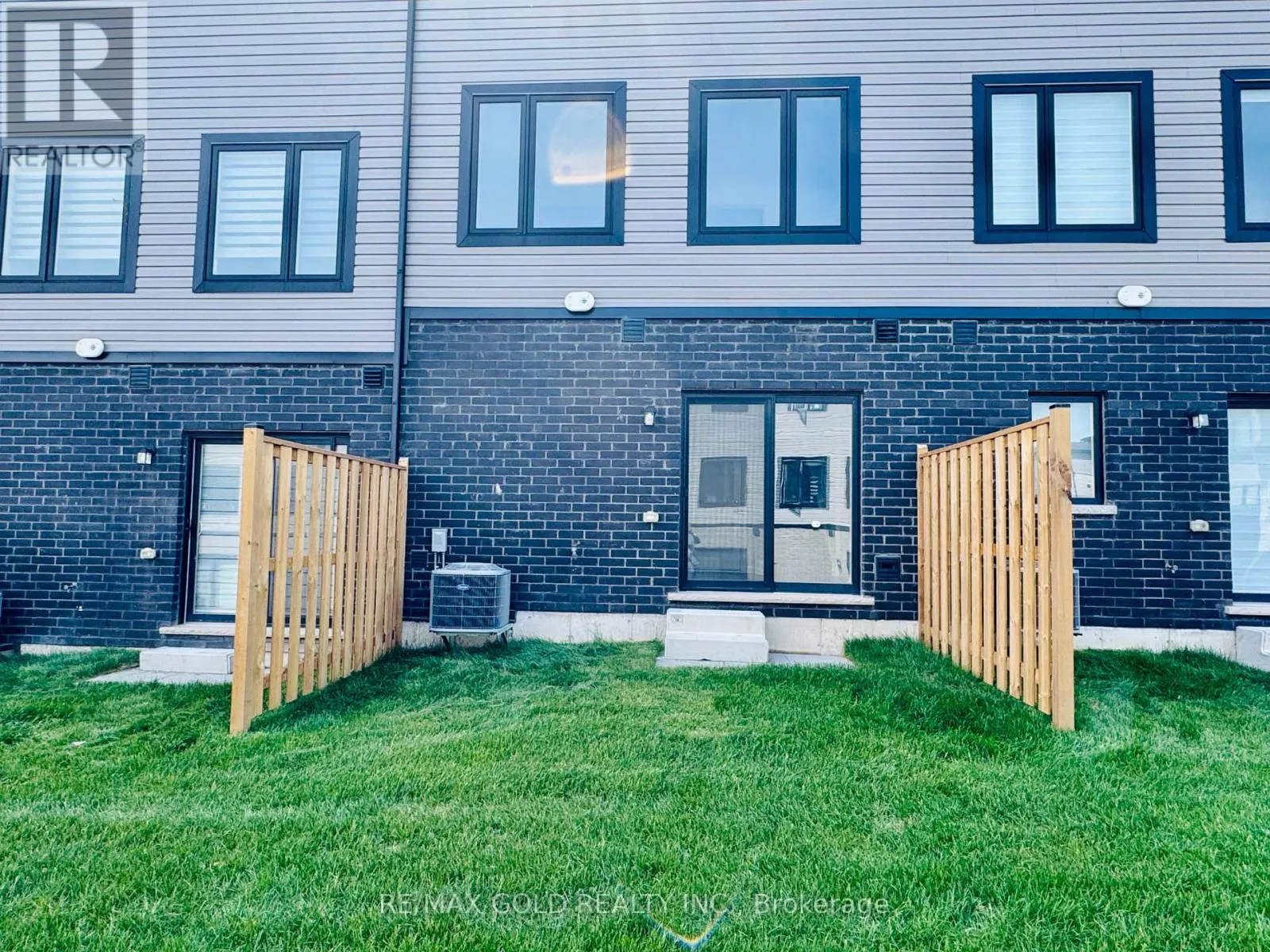 114 - 155 EQUESTRIAN WAY