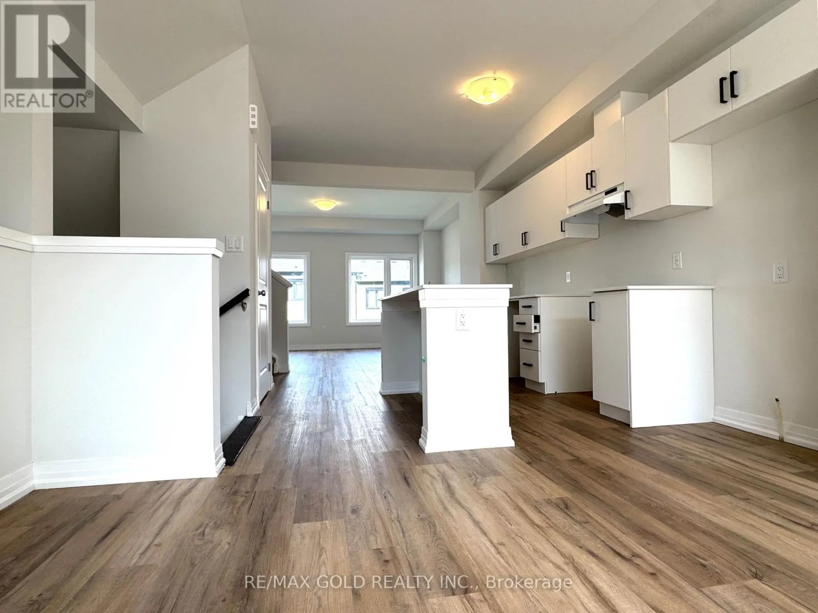 114 - 155 EQUESTRIAN WAY