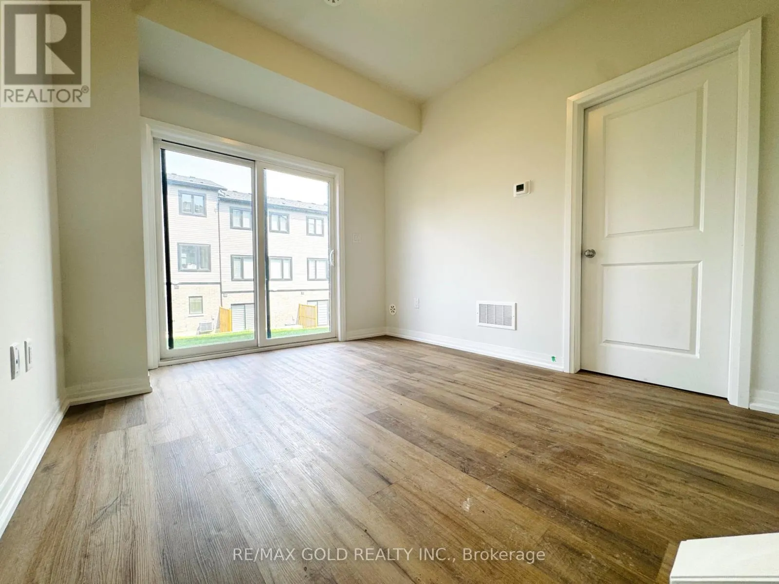 114 - 155 EQUESTRIAN WAY