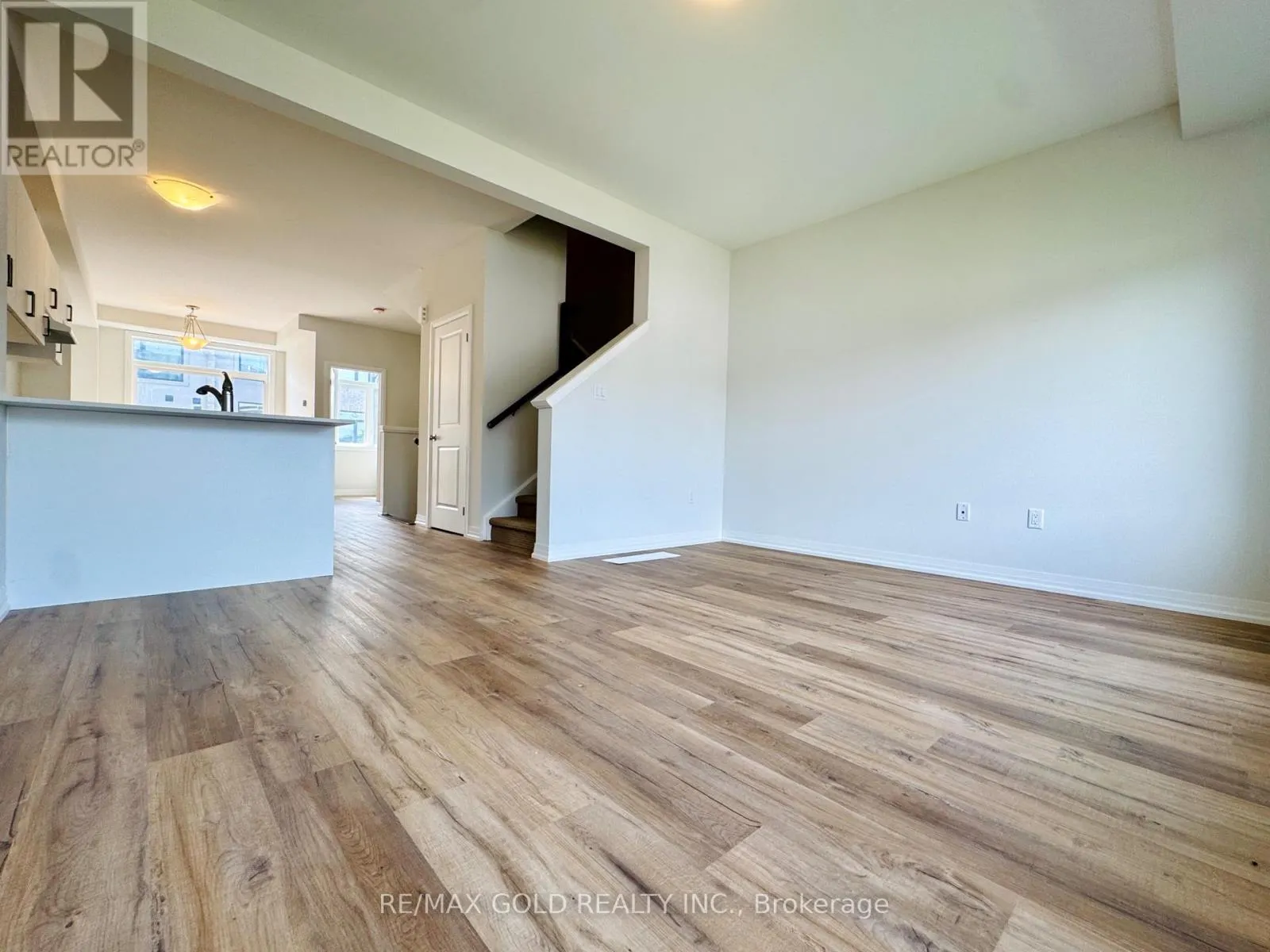 114 - 155 EQUESTRIAN WAY