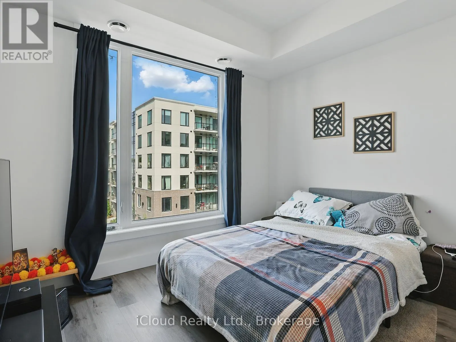 411 - 103 ROGER STREET