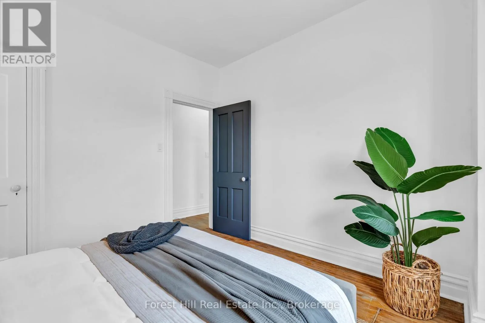 184 BOUCHER STREET E