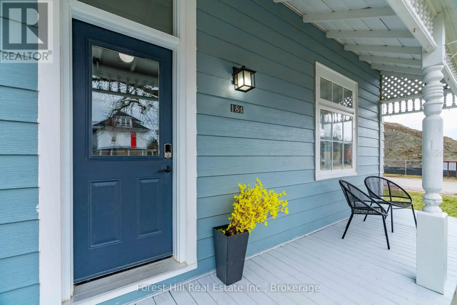 184 BOUCHER STREET E