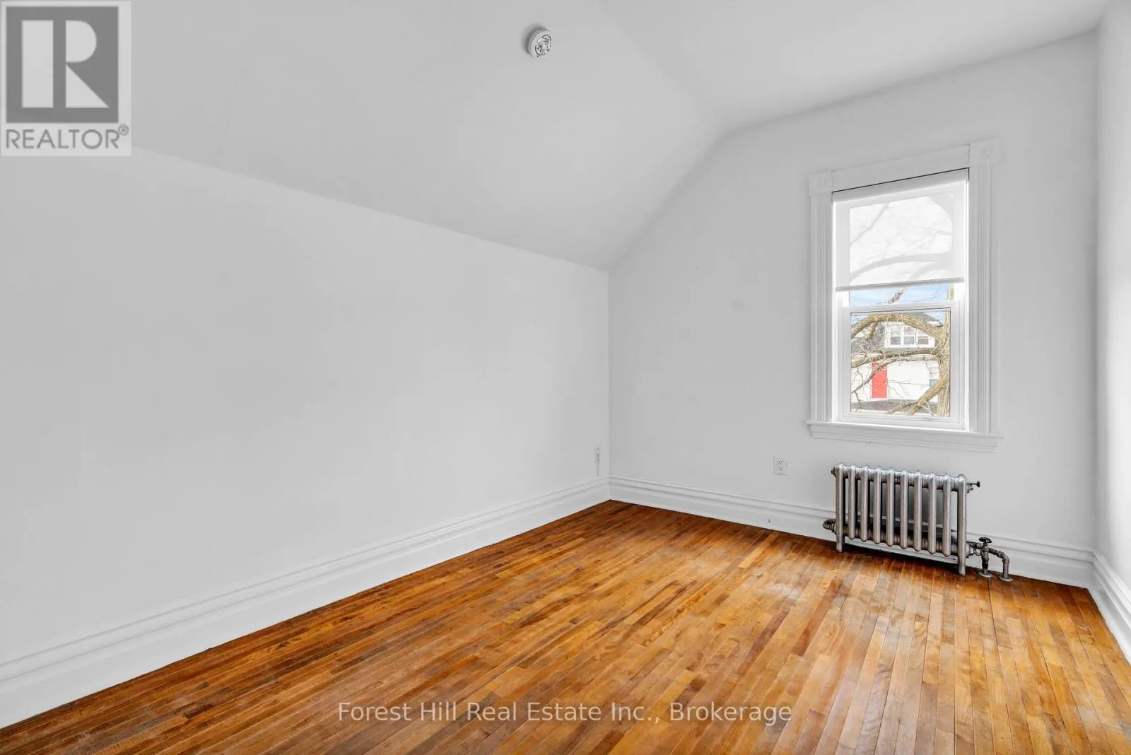 184 BOUCHER STREET E