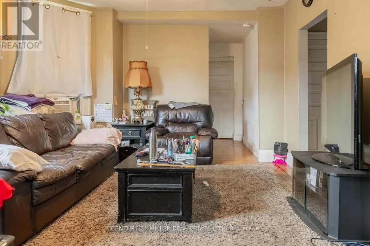 124 GLADSTONE AVENUE