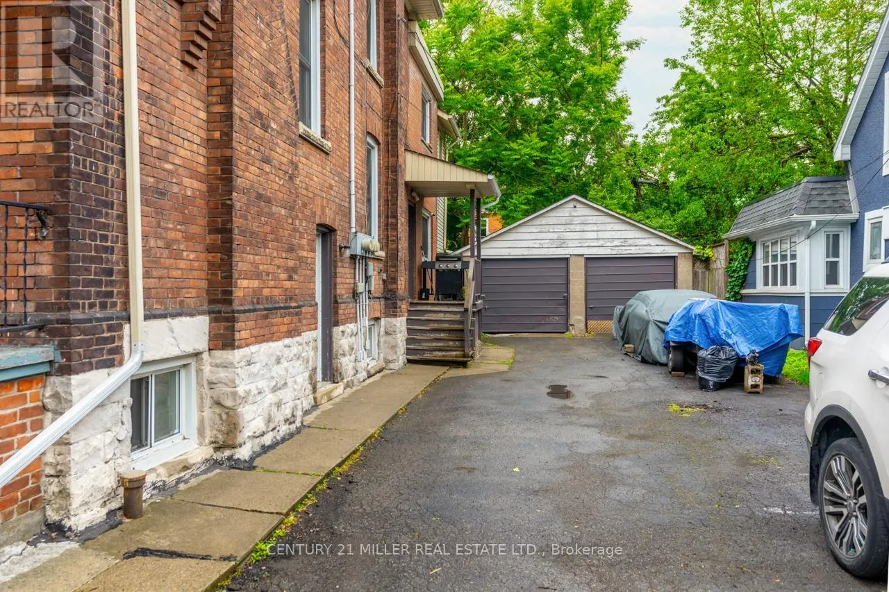 124 GLADSTONE AVENUE