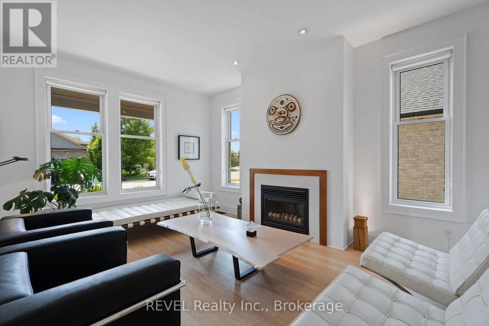 34 RAIANA DRIVE