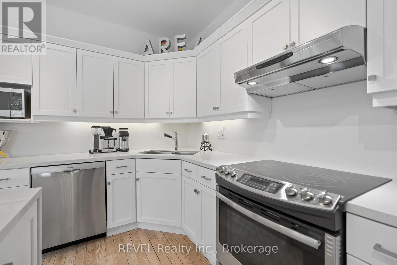 34 RAIANA DRIVE