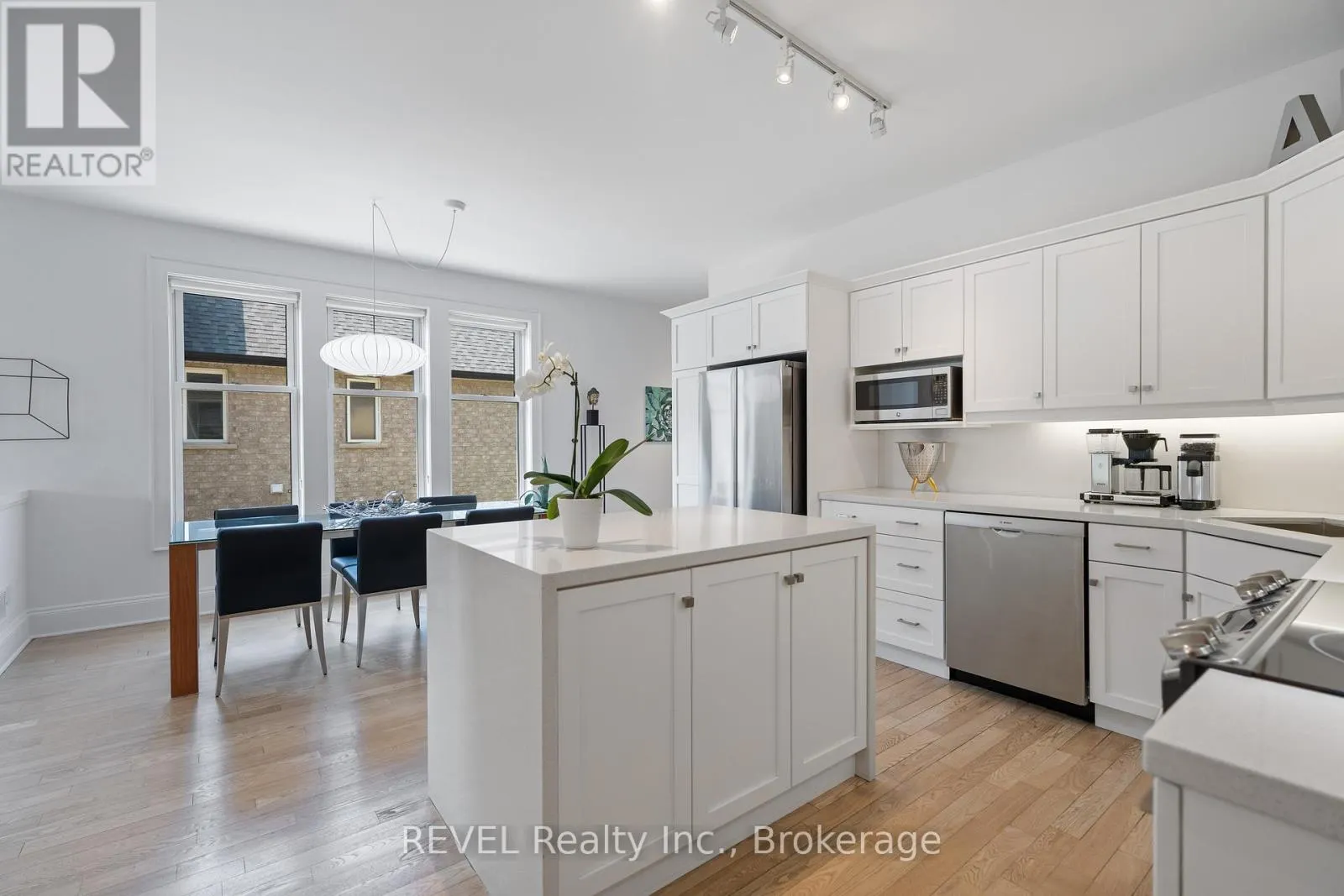34 RAIANA DRIVE