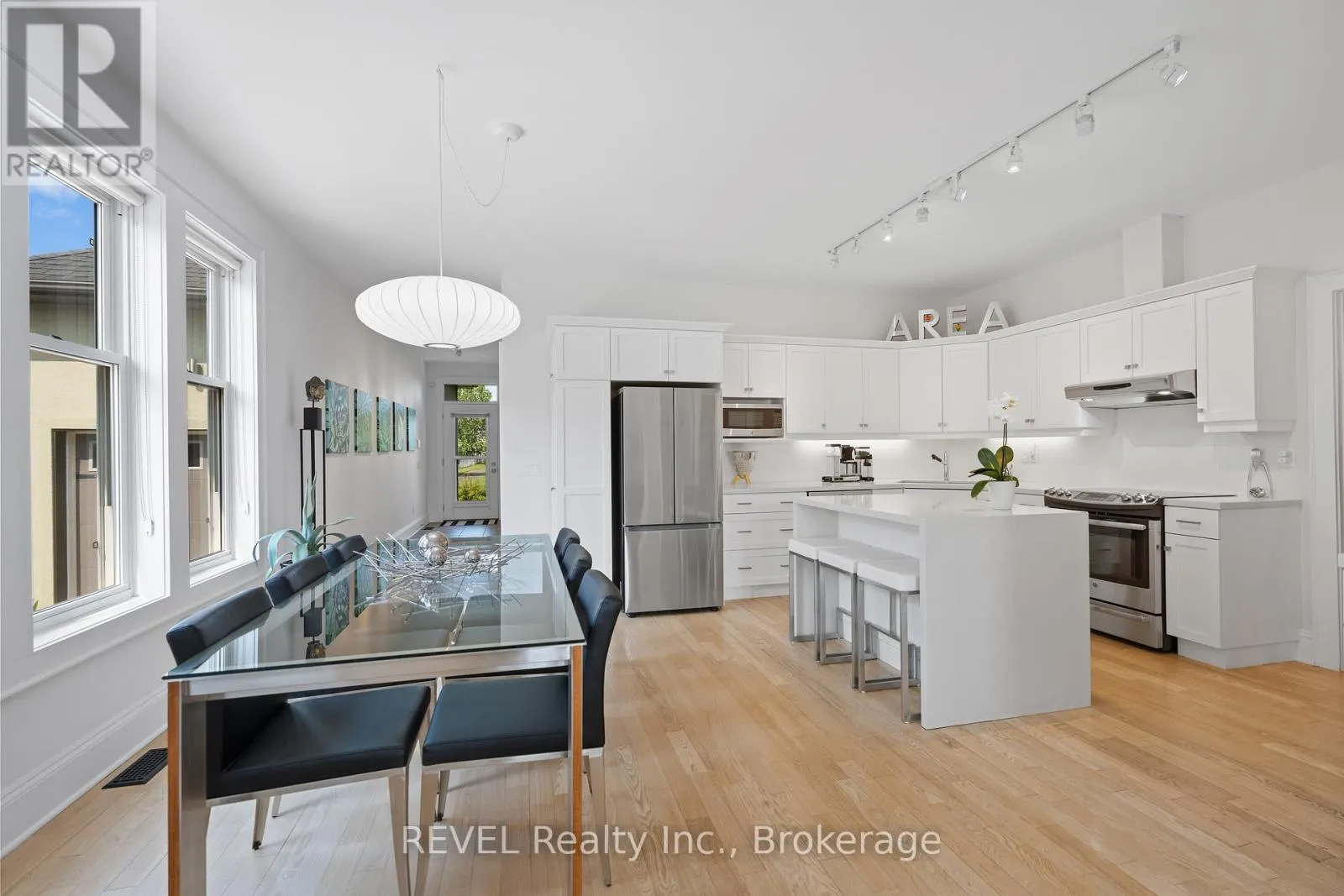 34 RAIANA DRIVE