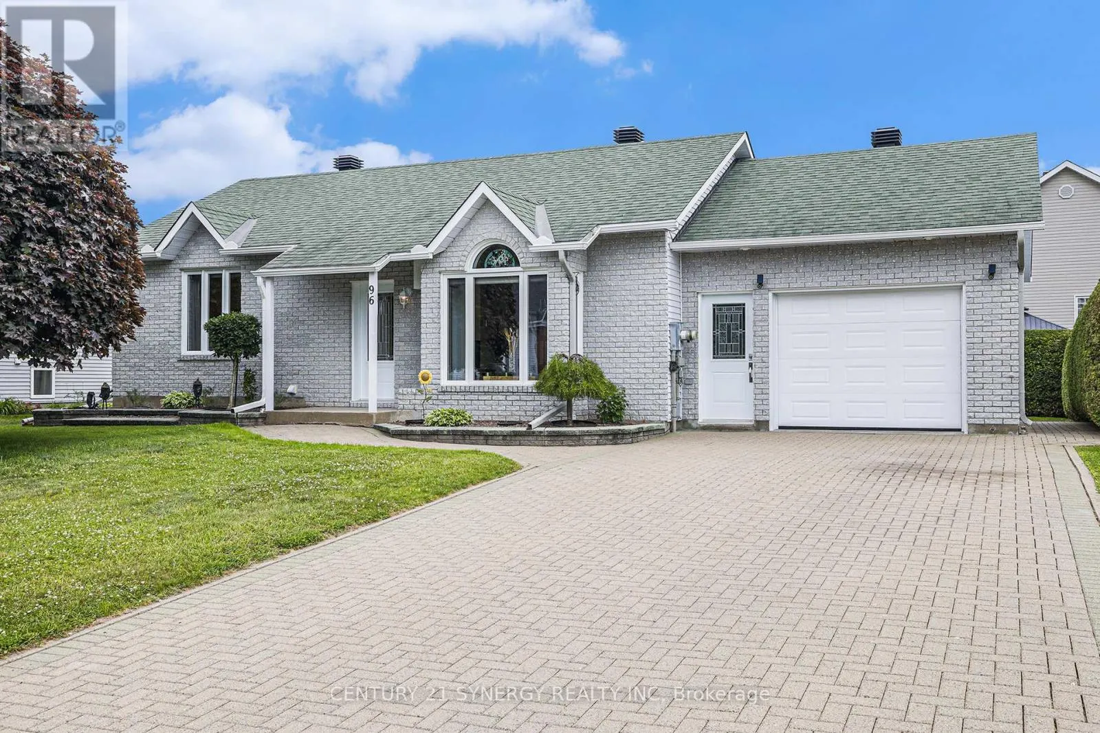 96 ALEXANDRE STREET