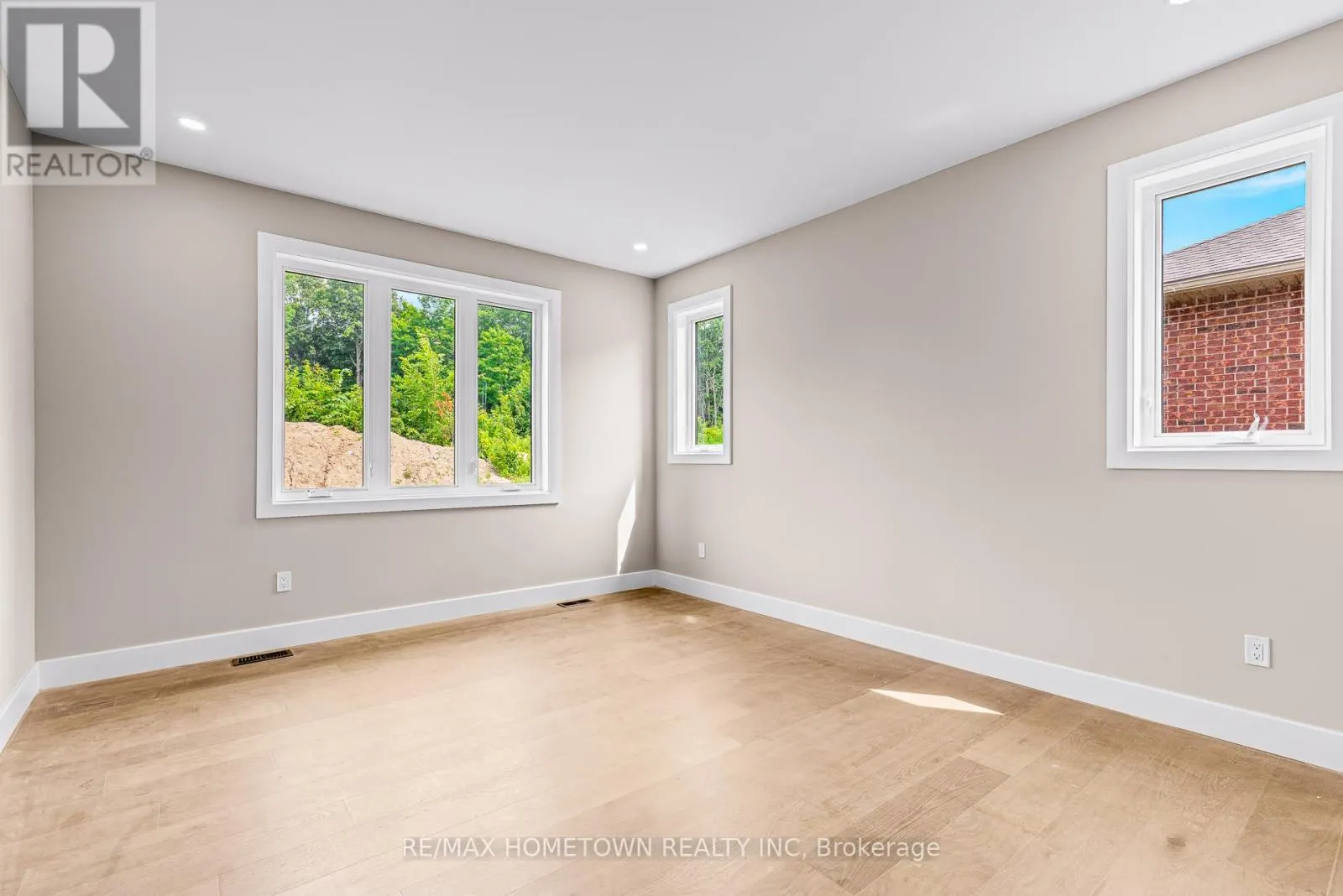 1067 SHEARER DRIVE