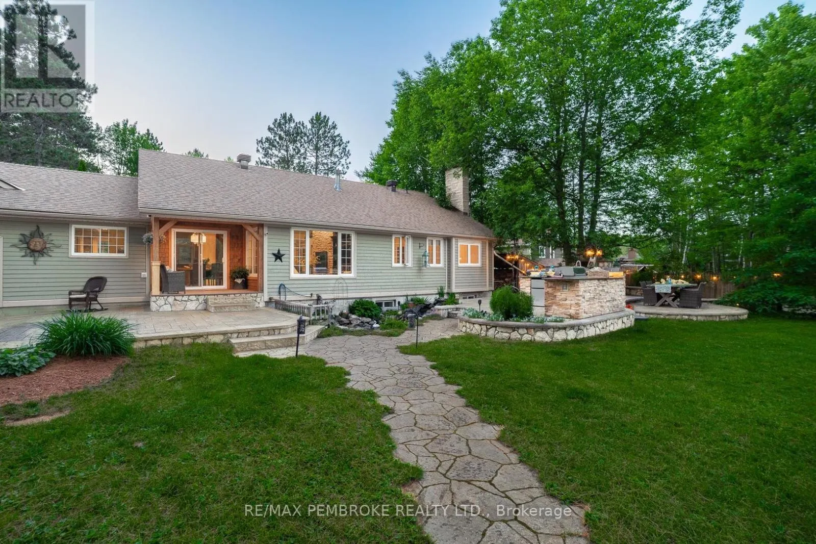 559 BLACK BAY ROAD