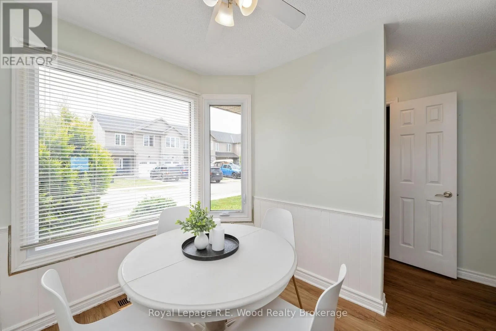 4 - 10 DUFFERIN STREET, #4