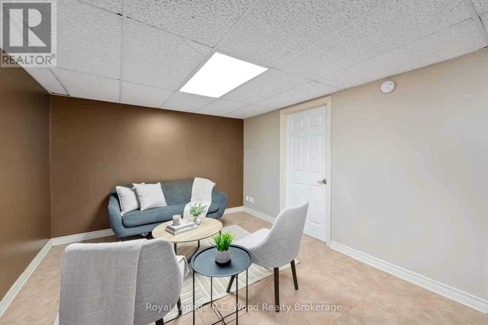 4 - 10 DUFFERIN STREET, #4