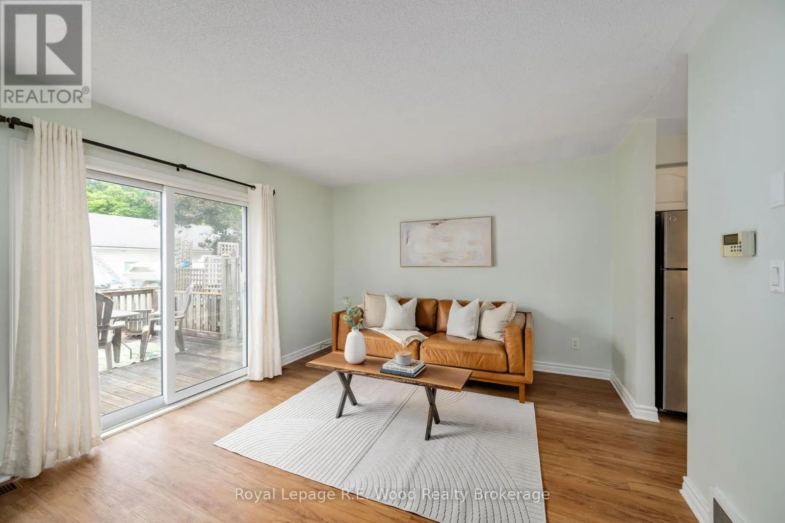 4 - 10 DUFFERIN STREET, #4
