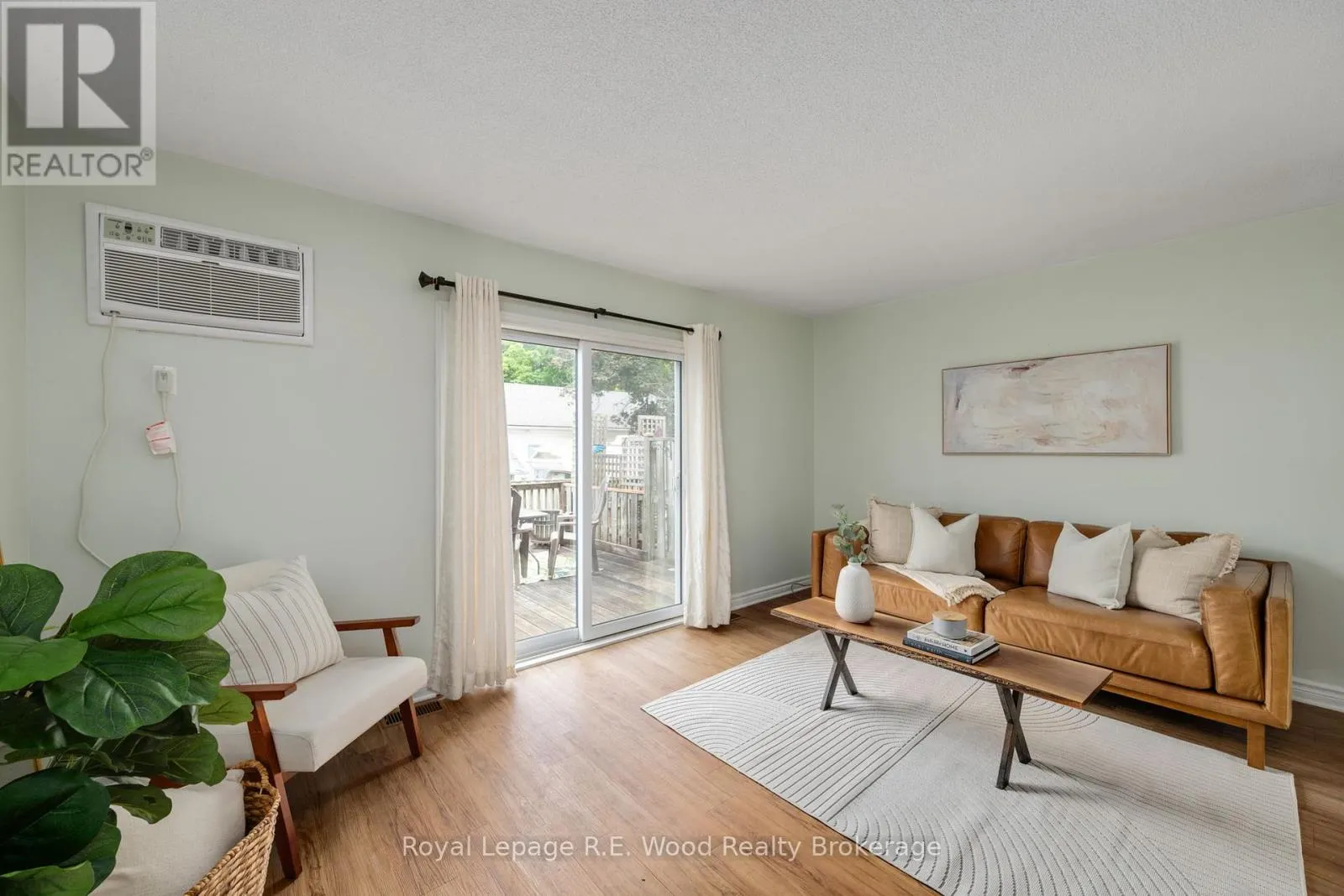 4 - 10 DUFFERIN STREET, #4