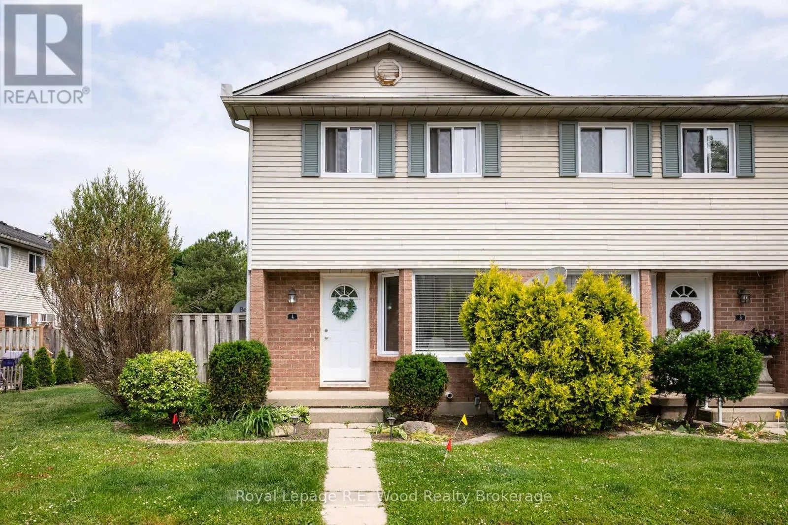 4 - 10 DUFFERIN STREET, #4