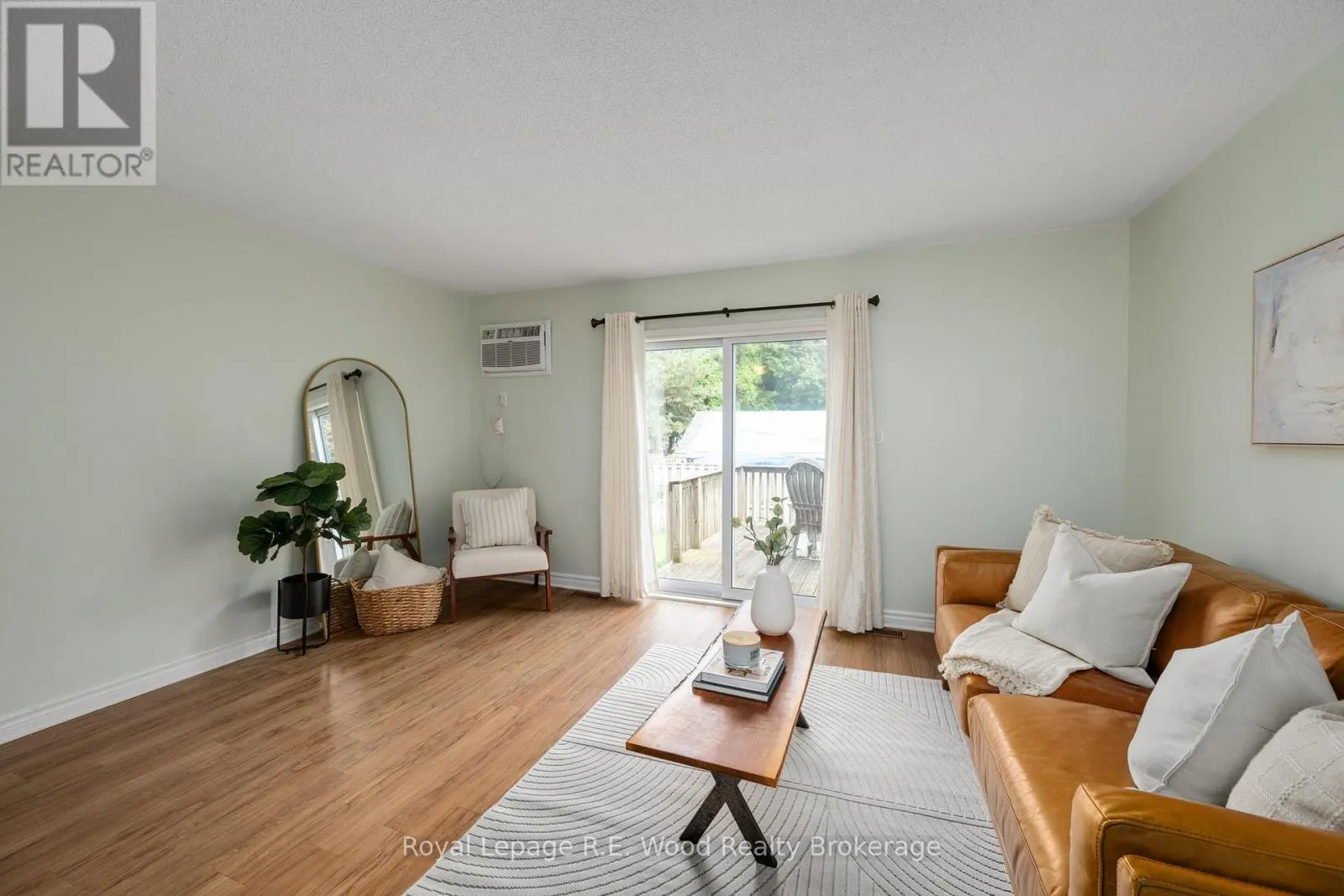 4 - 10 DUFFERIN STREET, #4