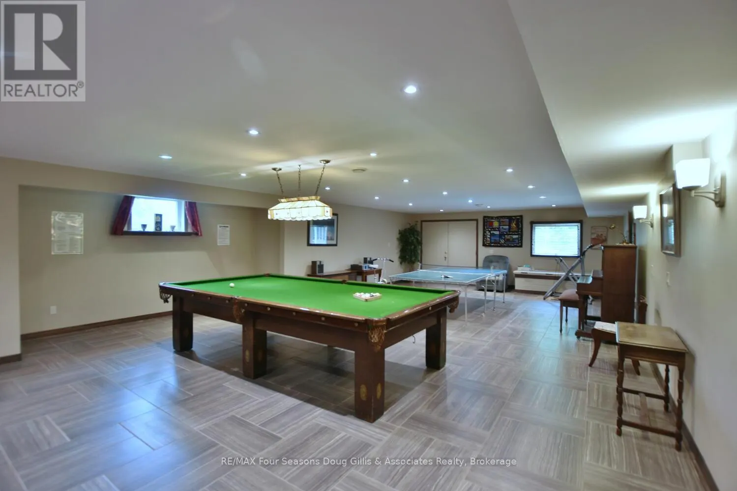 135 ALGONQUIN DRIVE