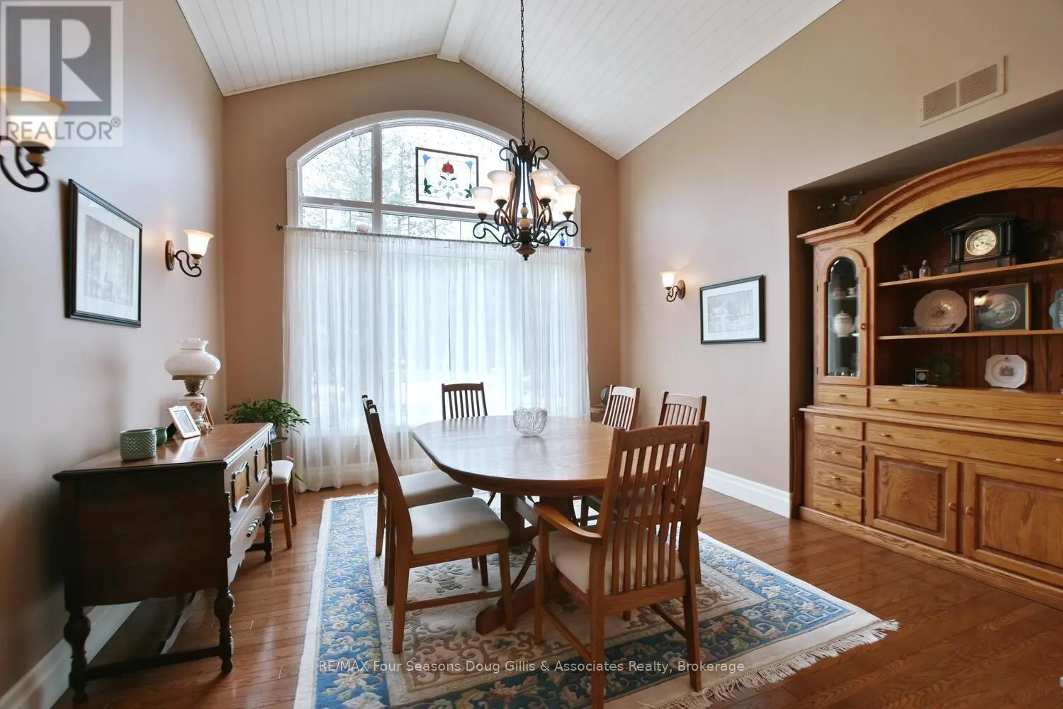 135 ALGONQUIN DRIVE