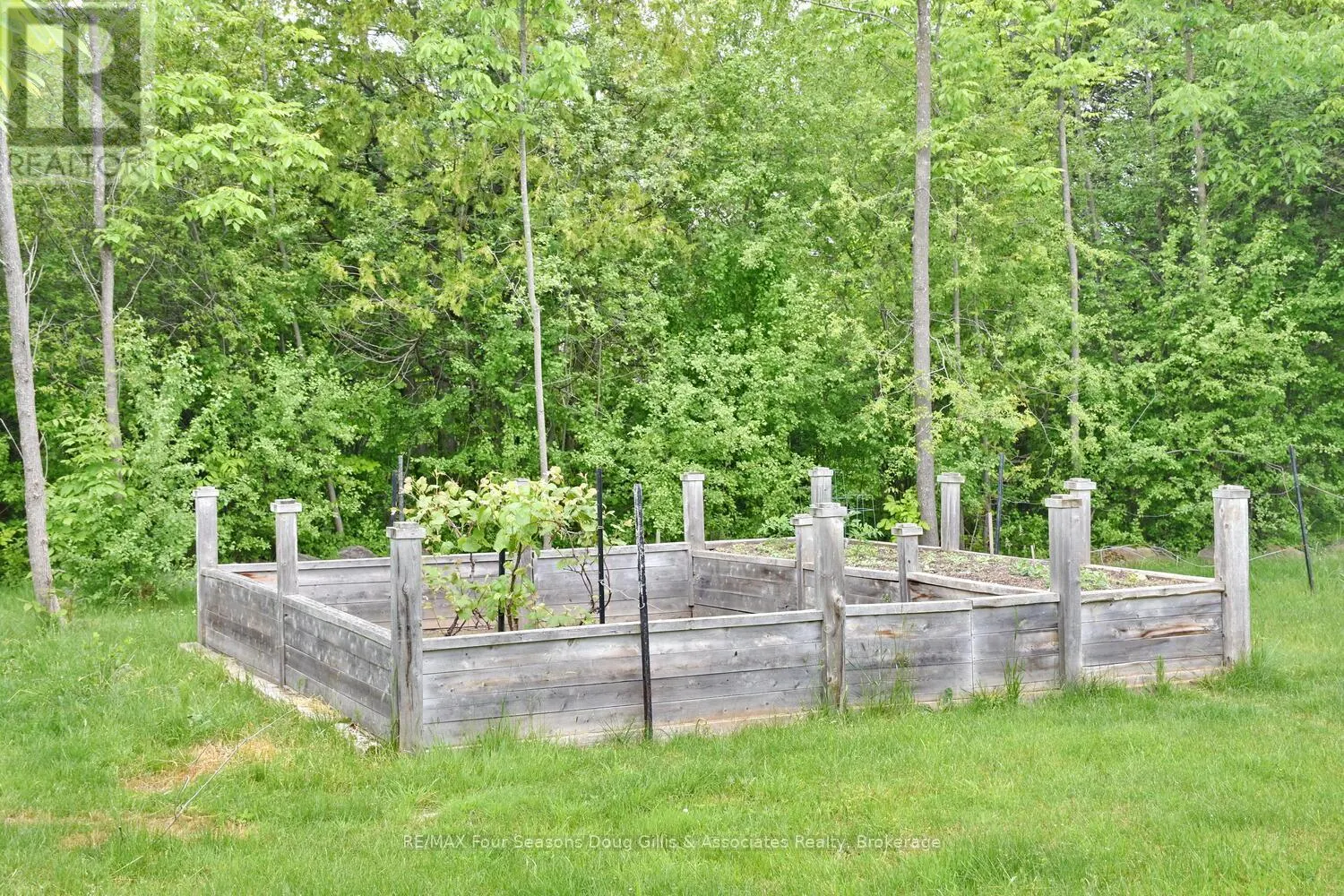 135 ALGONQUIN DRIVE