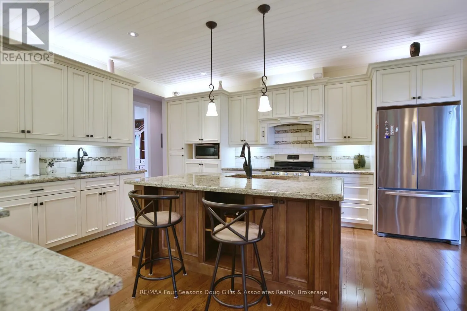 135 ALGONQUIN DRIVE