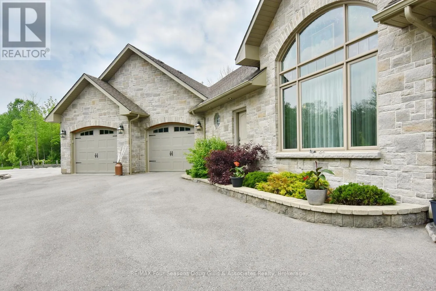135 ALGONQUIN DRIVE