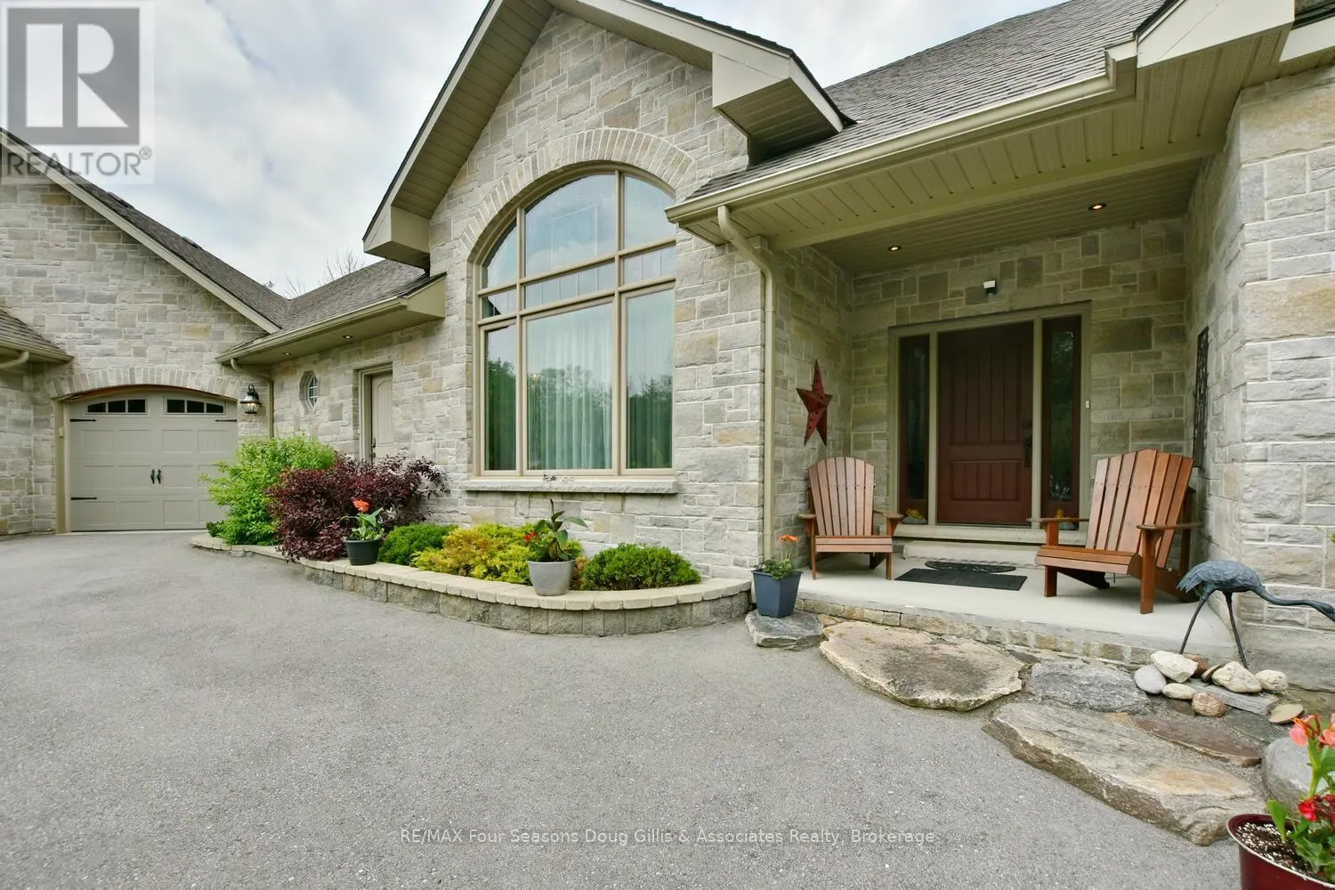 135 ALGONQUIN DRIVE