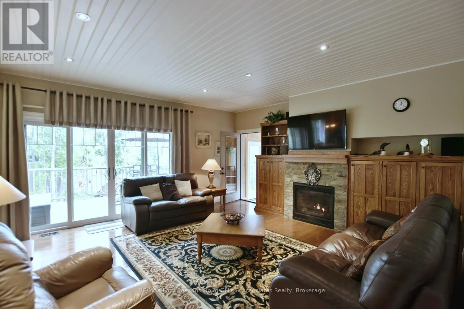 135 ALGONQUIN DRIVE