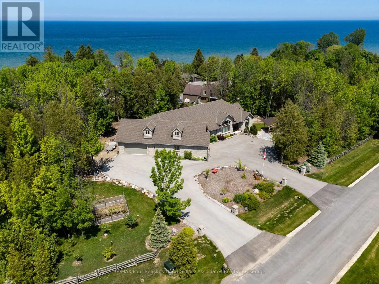 135 ALGONQUIN DRIVE