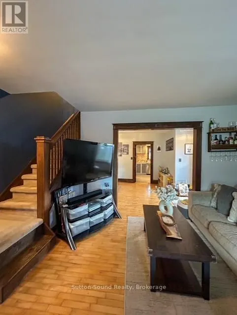 534 17TH STREET W