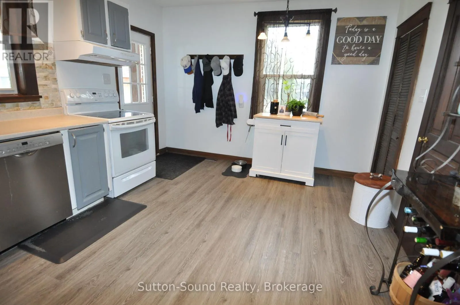 534 17TH STREET W